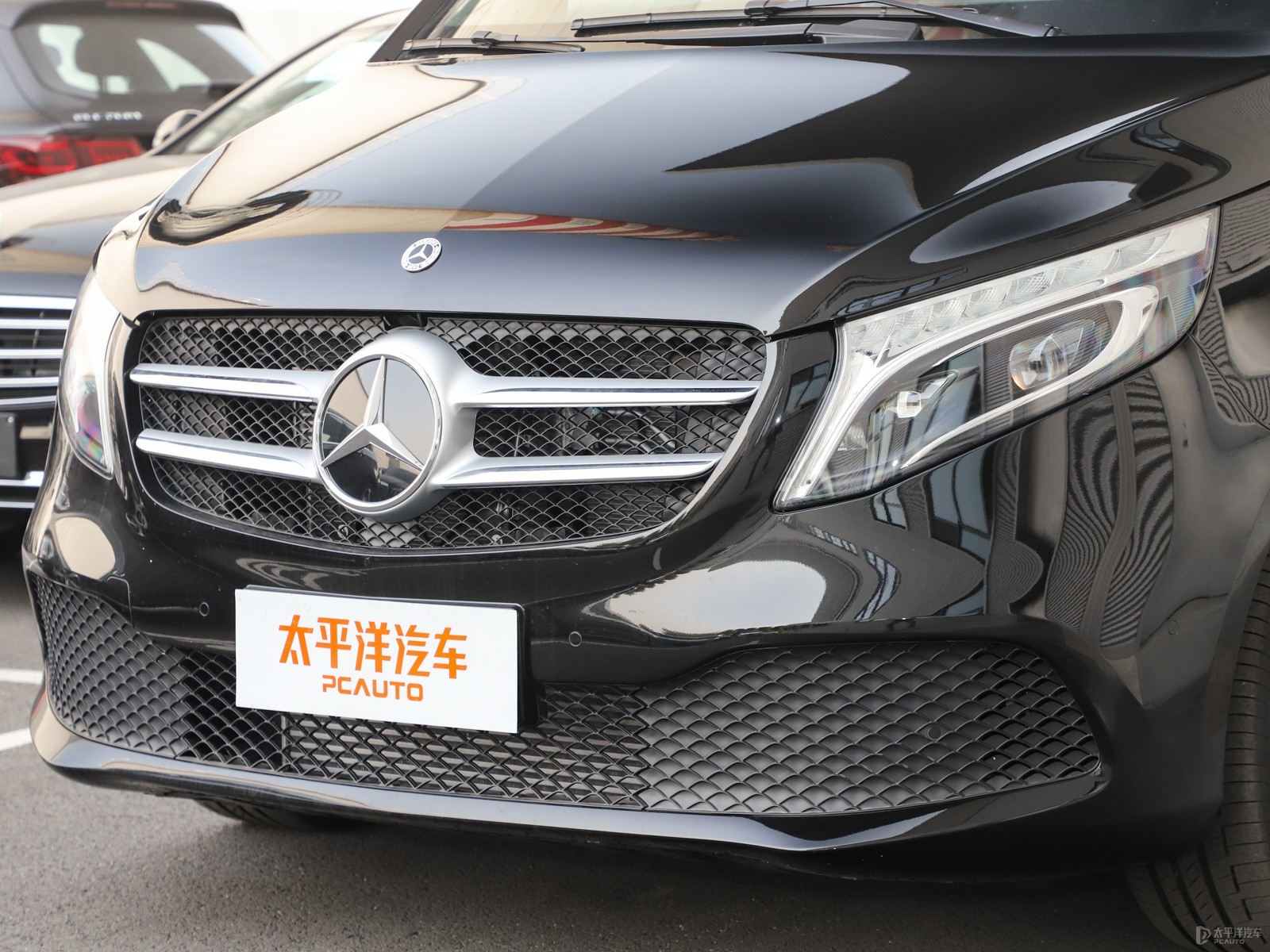 奔馳V級(jí)外觀高清大圖