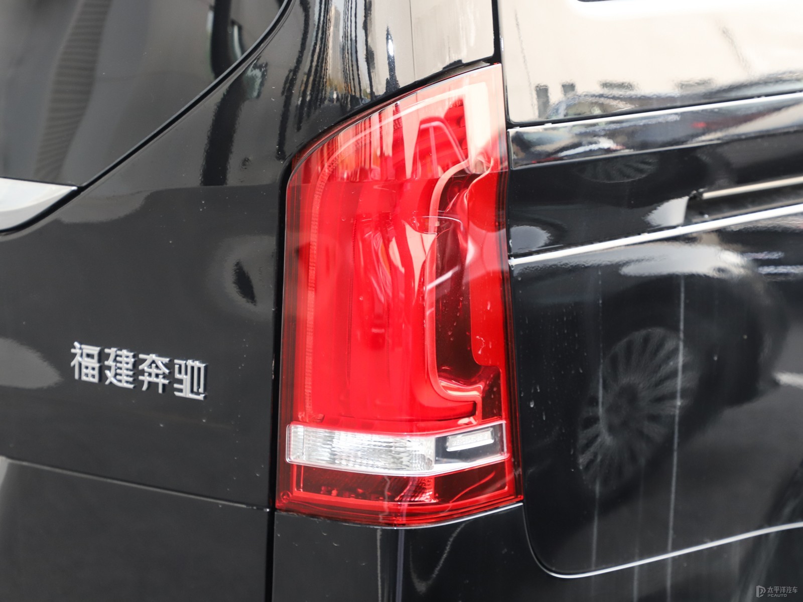 奔馳V級外觀高清大圖