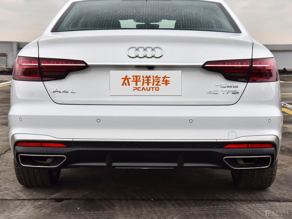朱鷺白奧迪A4L車尾外觀圖片