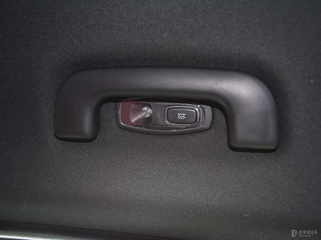 星際灰起亞K5凱酷車廂內(nèi)飾圖片