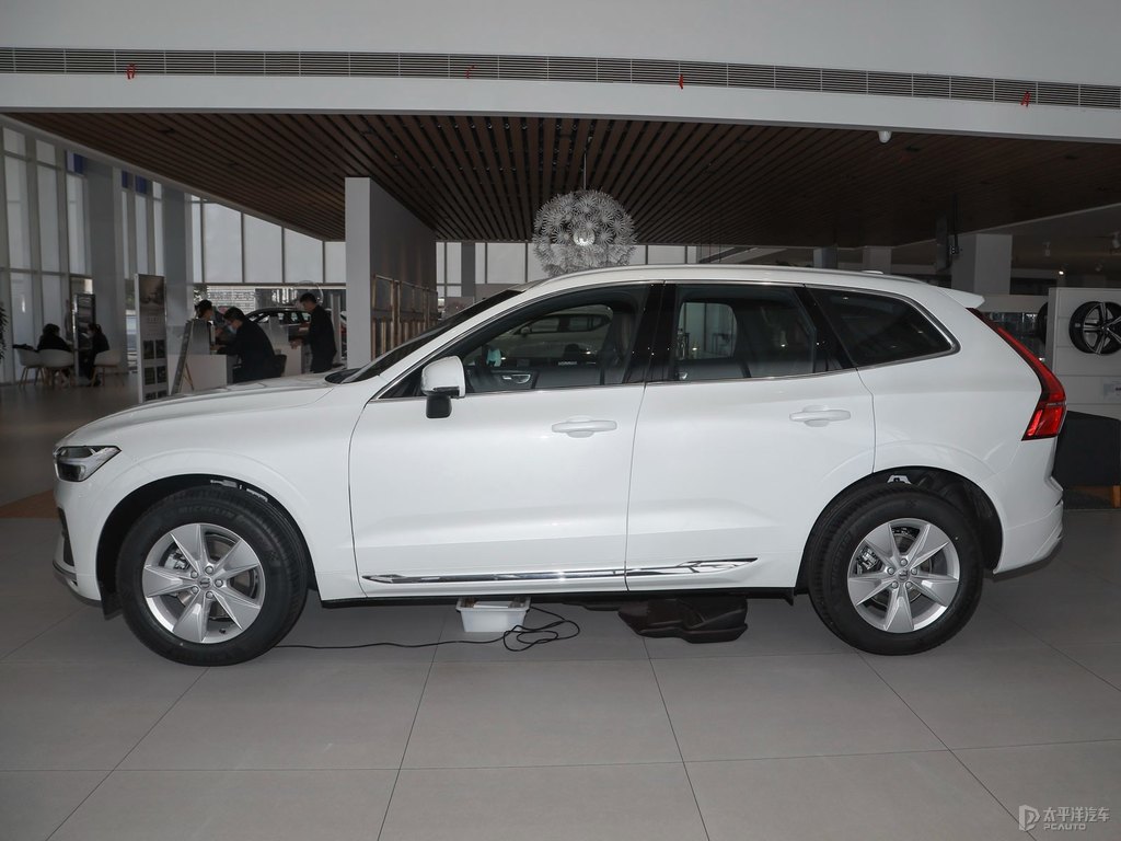 水晶白沃爾沃XC60整車外觀外觀圖片