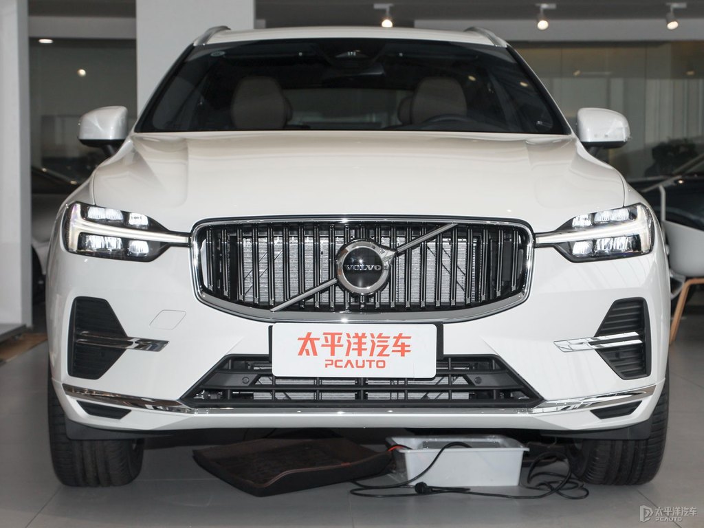 水晶白沃爾沃XC60車頭外觀圖片