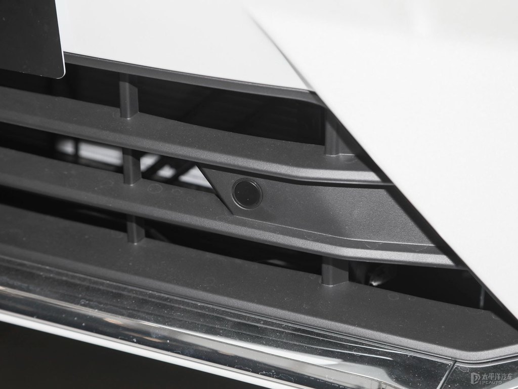水晶白沃爾沃XC60車頭外觀圖片