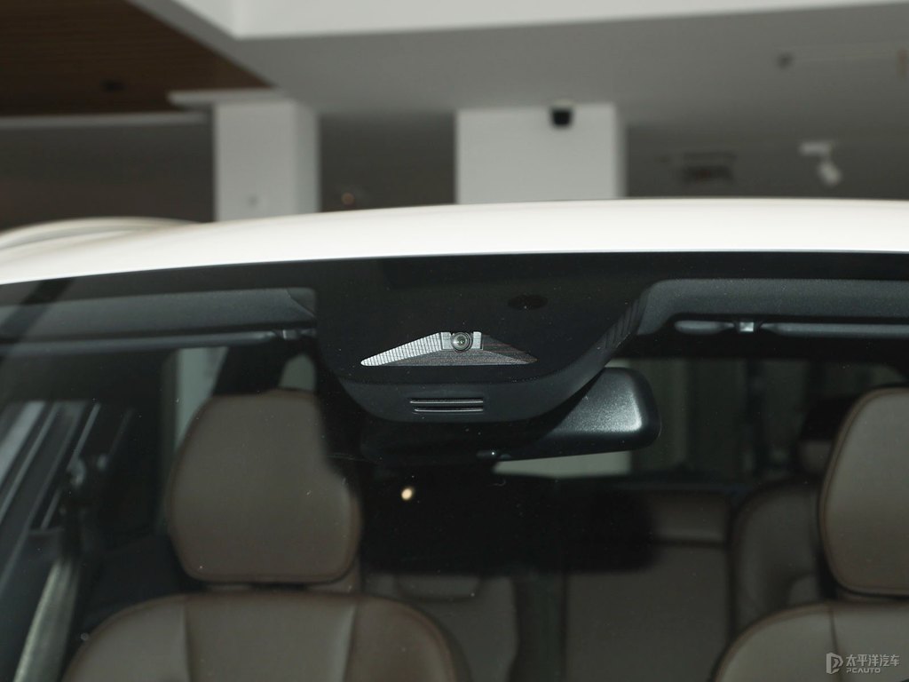 水晶白沃爾沃XC60車身外觀圖片