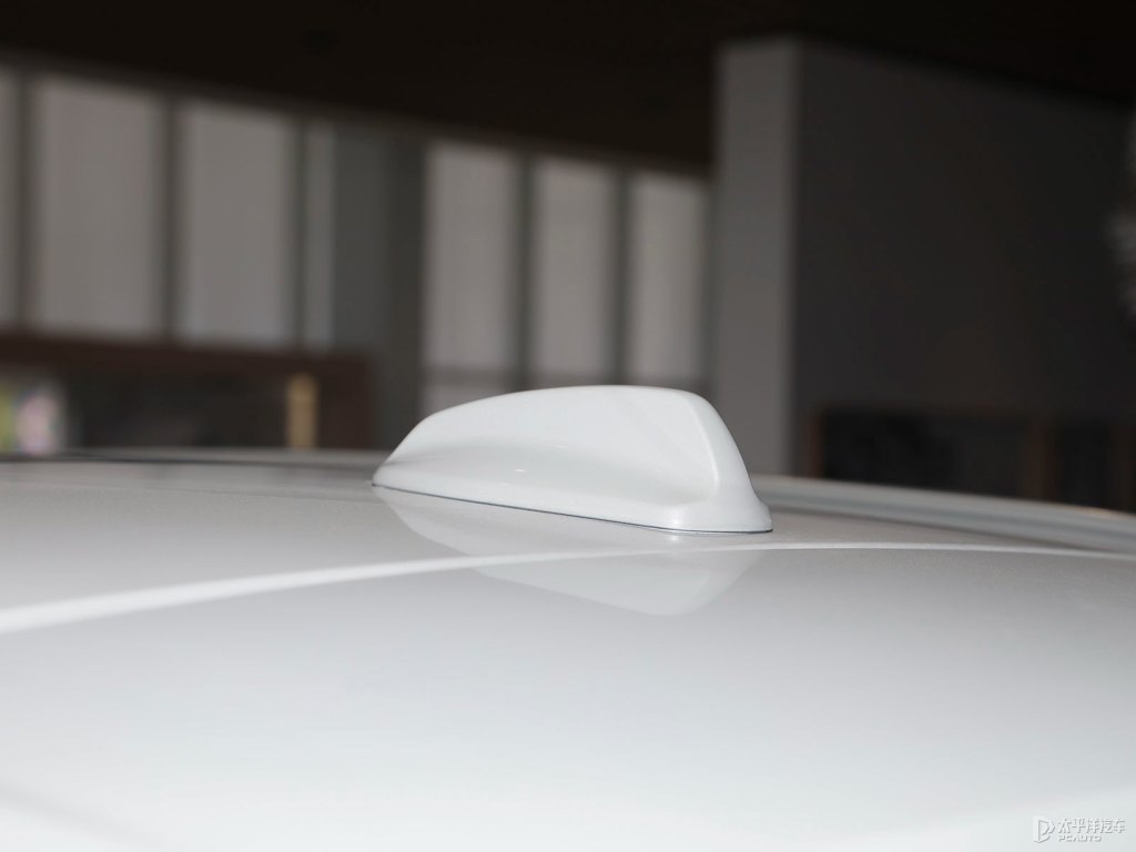水晶白沃爾沃XC60車身外觀圖片