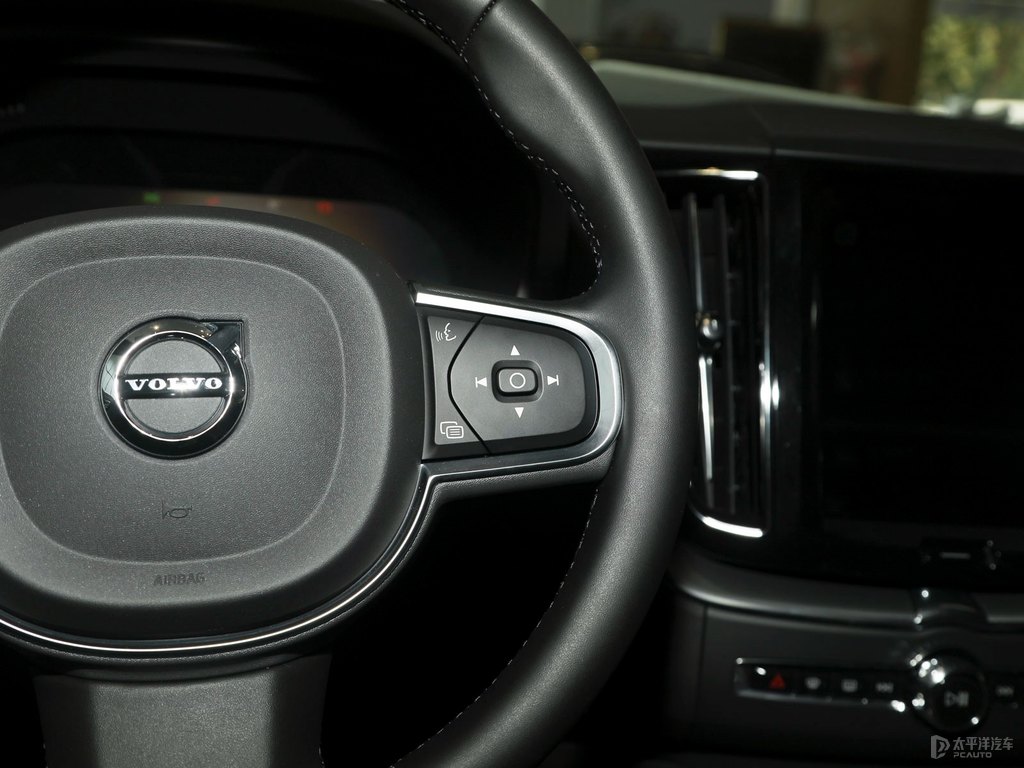 水晶白沃爾沃XC60中控內(nèi)飾圖片