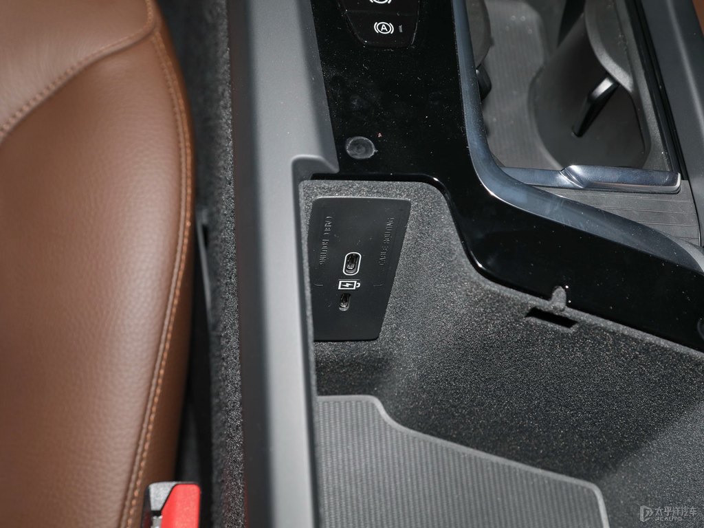 水晶白沃爾沃XC60中控內飾圖片