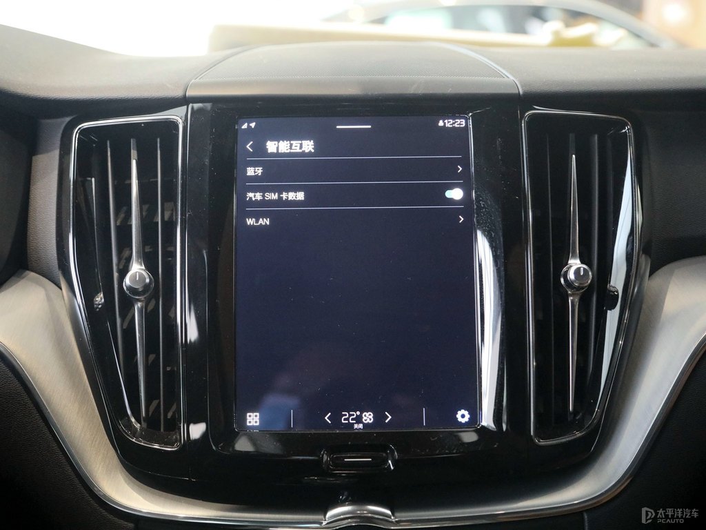 水晶白沃爾沃XC60中控內(nèi)飾圖片