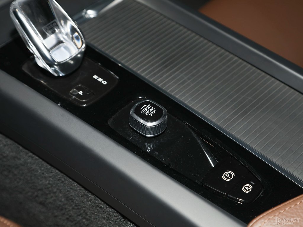 水晶白沃爾沃XC60中控內(nèi)飾圖片