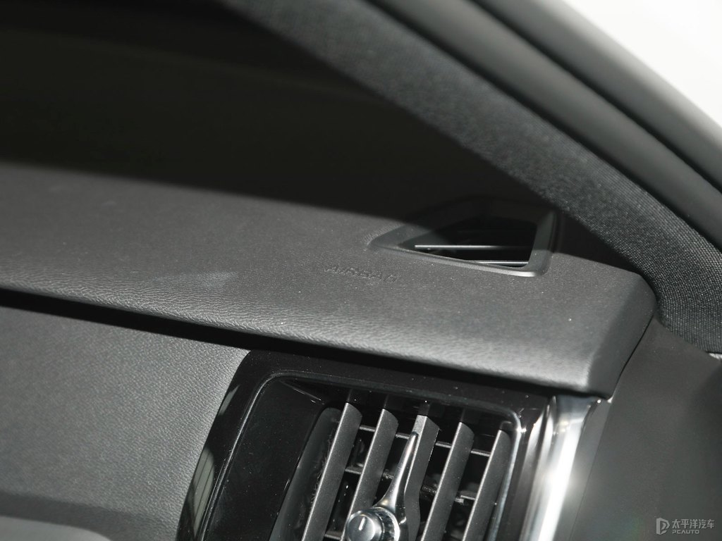 水晶白沃爾沃XC60中控內(nèi)飾圖片
