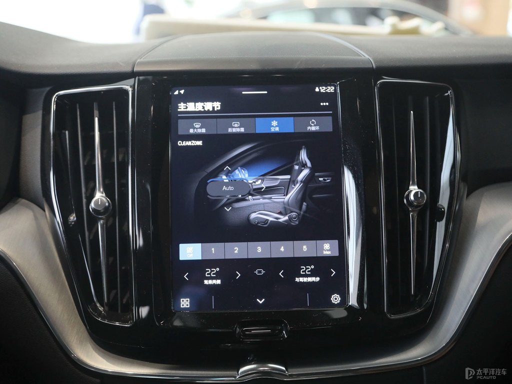 水晶白沃爾沃XC60中控內(nèi)飾圖片