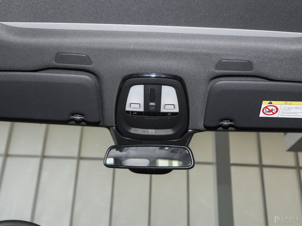 水晶白沃爾沃XC60車廂內(nèi)飾圖片