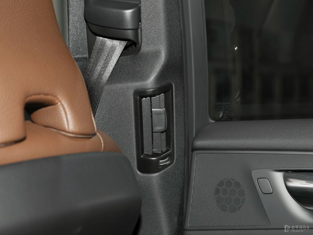 水晶白沃爾沃XC60車廂內(nèi)飾圖片