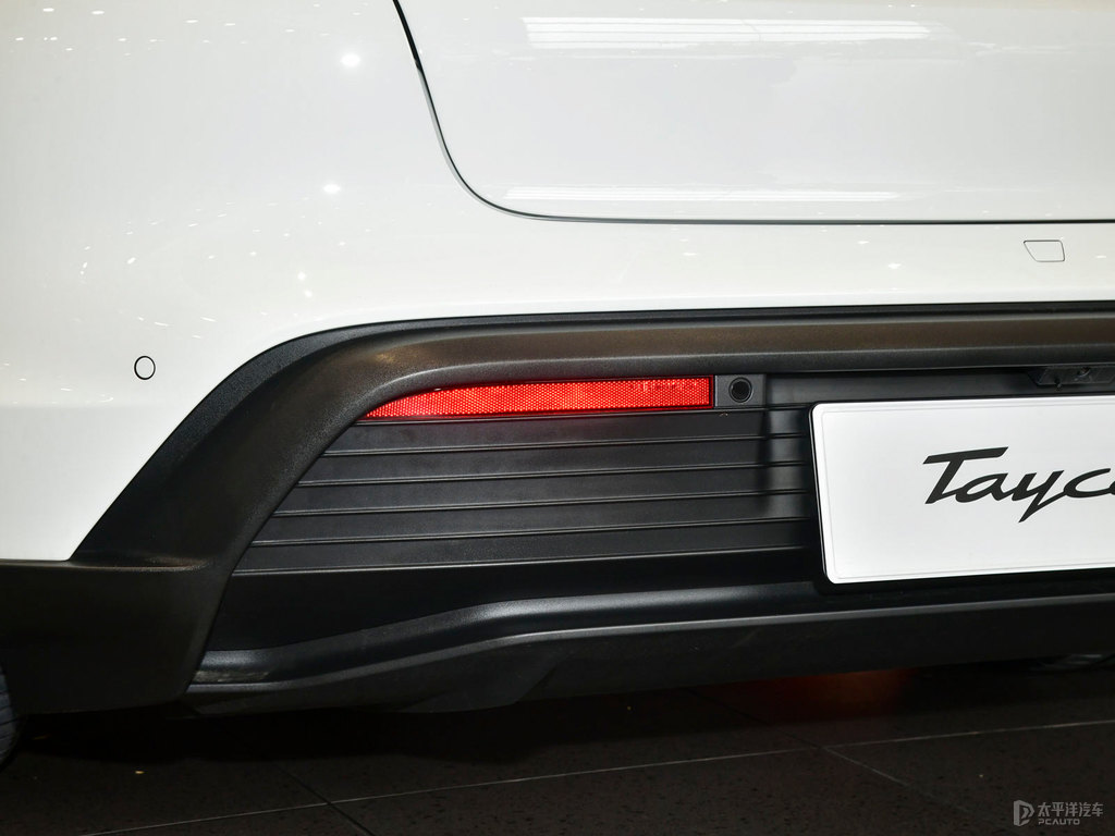 細(xì)花白Taycan車尾外觀圖片