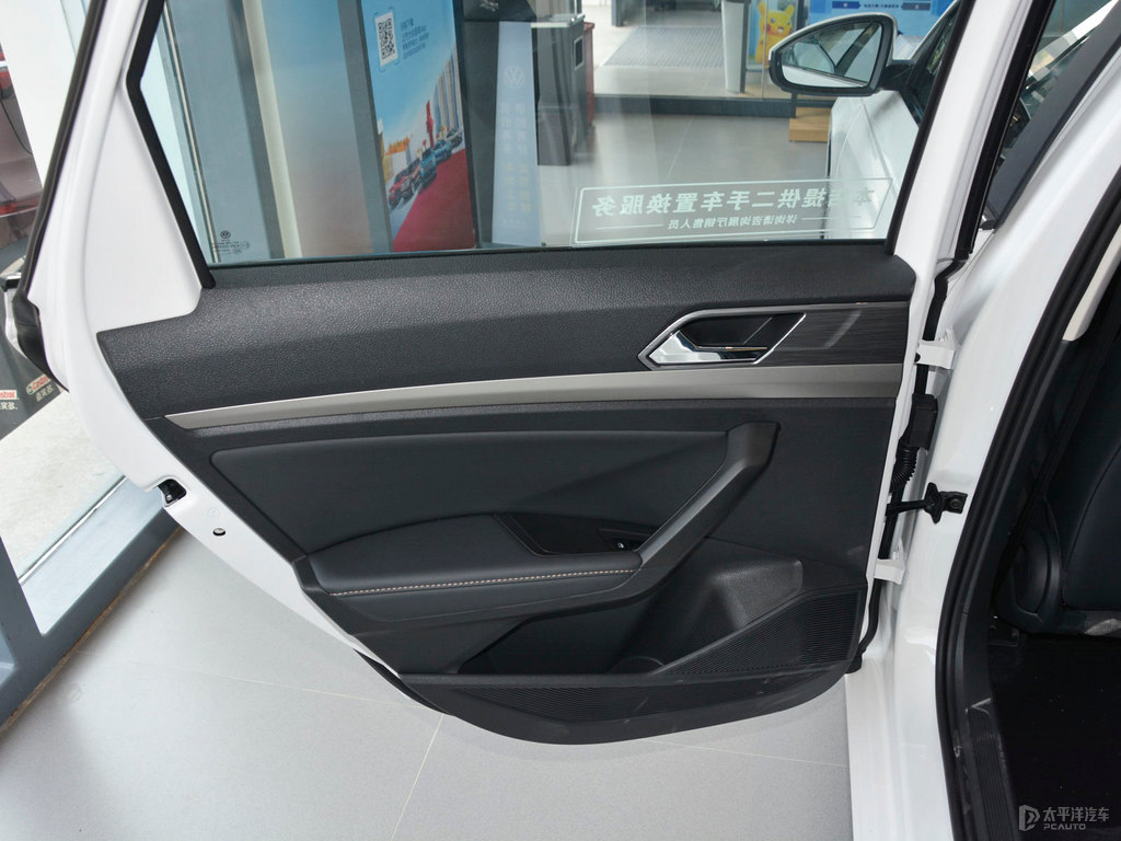 雅致白朗逸車廂內(nèi)飾圖片