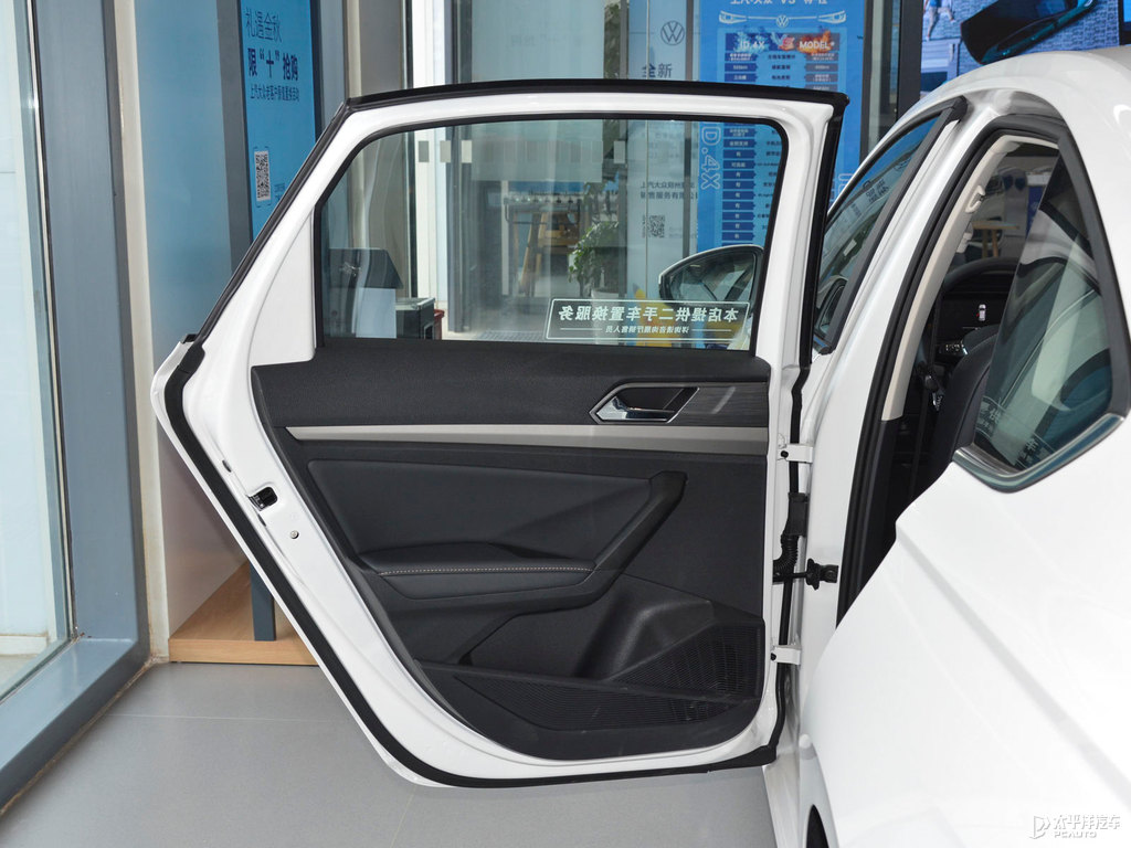雅致白朗逸車廂內(nèi)飾圖片