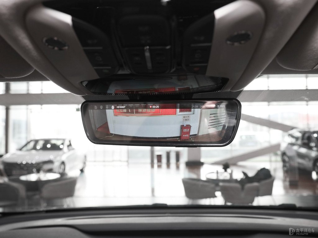 典雅黑傳祺M8車廂內(nèi)飾圖片