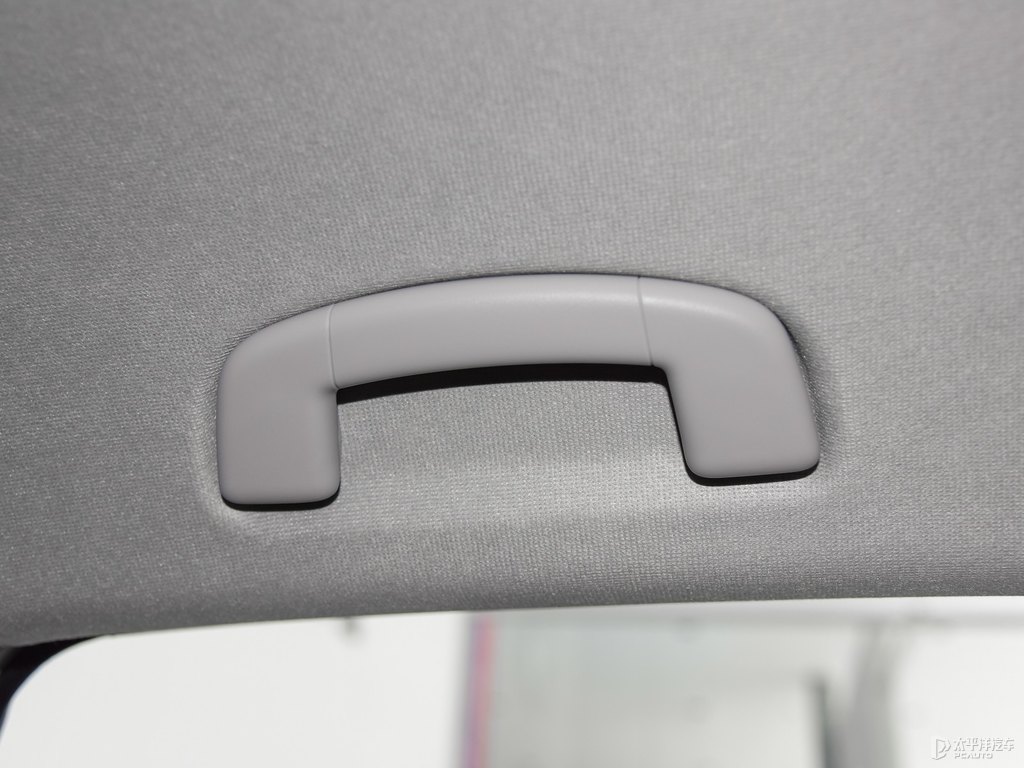文藝白柯米克車廂內(nèi)飾圖片