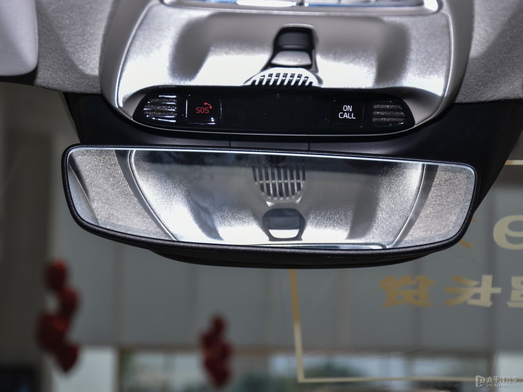 水晶白沃爾沃XC40車廂內(nèi)飾圖片
