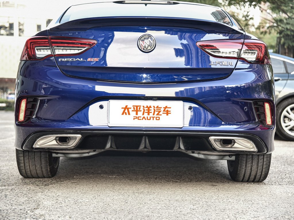 皇室藍(lán)君威車尾外觀圖片