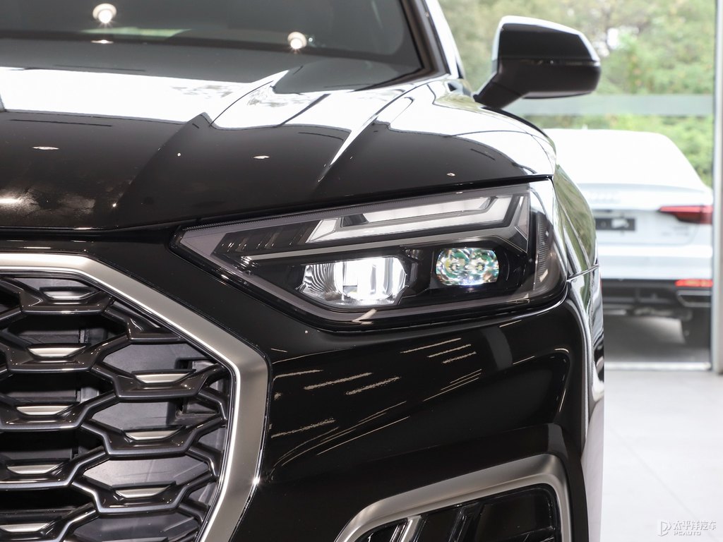 傳奇黑奧迪Q5L Sportback車頭外觀圖片