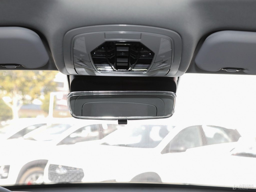 皓月白瑞虎5x車廂內(nèi)飾圖片