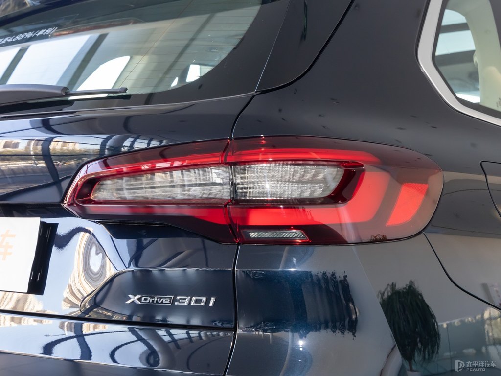 碳黑寶馬X5(進(jìn)口)車尾外觀圖片