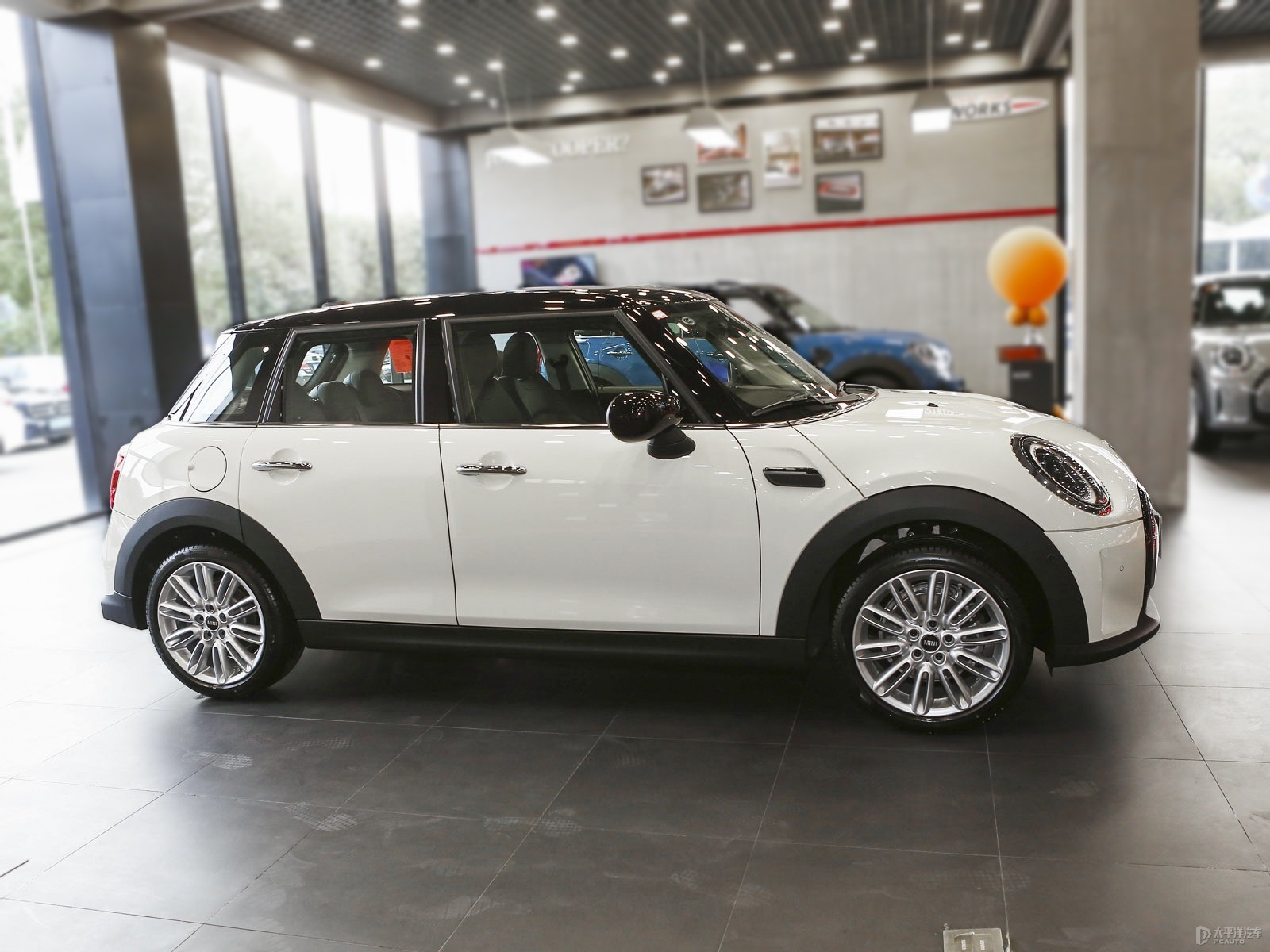 ɫ+MINI܇^^DƬ