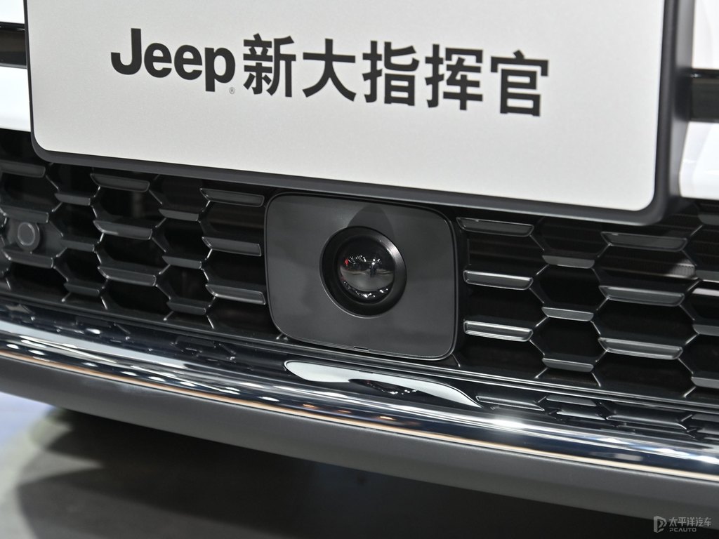 珠峰白大指揮官車頭外觀圖片