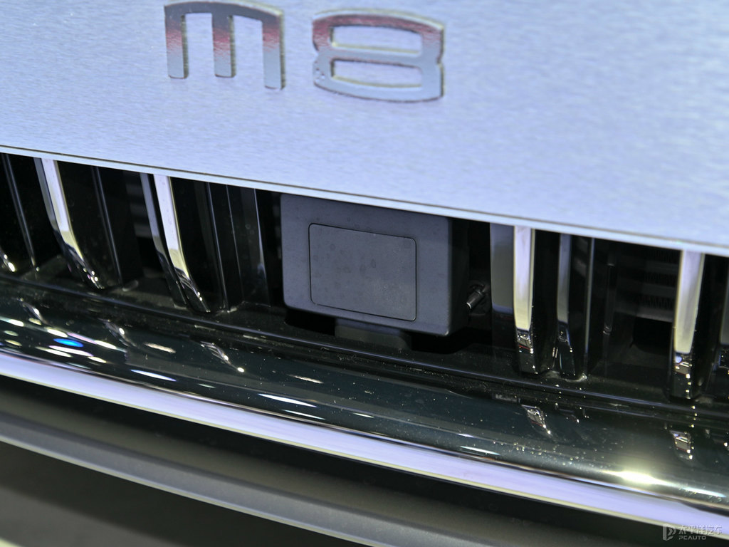 珍珠白傳祺M8車頭外觀圖片