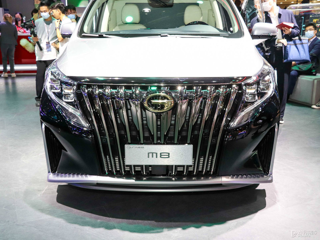 典雅黑傳祺M8車頭外觀圖片