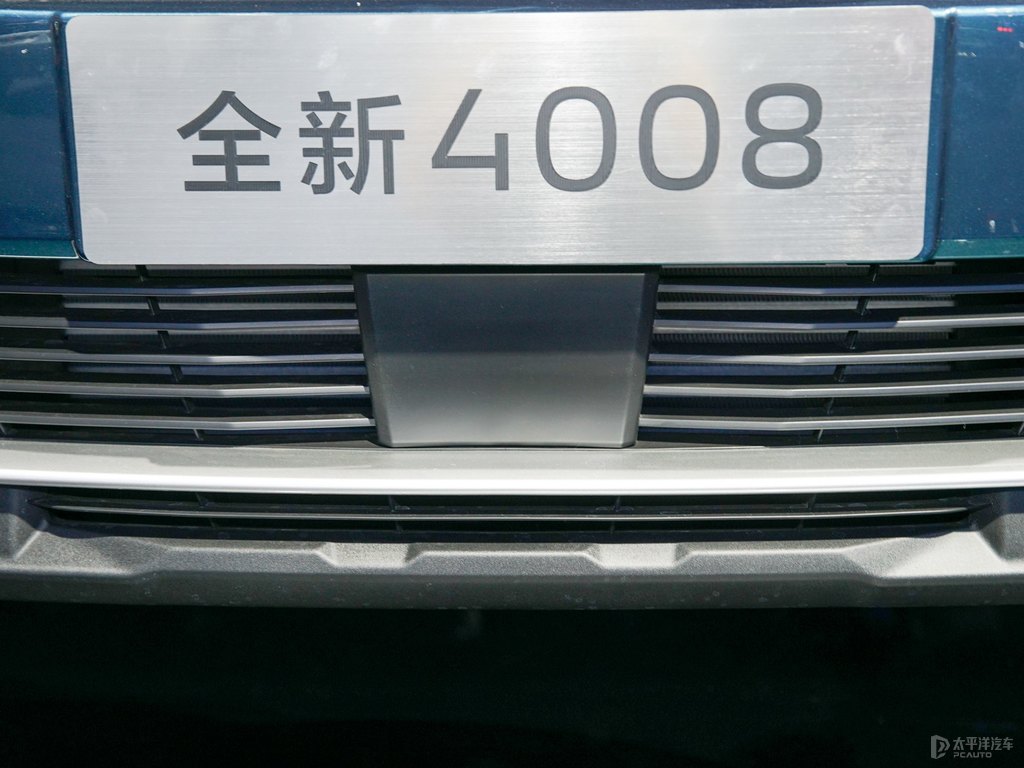 冰山藍(lán)標(biāo)致4008車(chē)頭外觀圖片