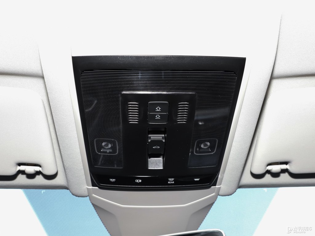 玄武黑帕薩特車廂內(nèi)飾圖片