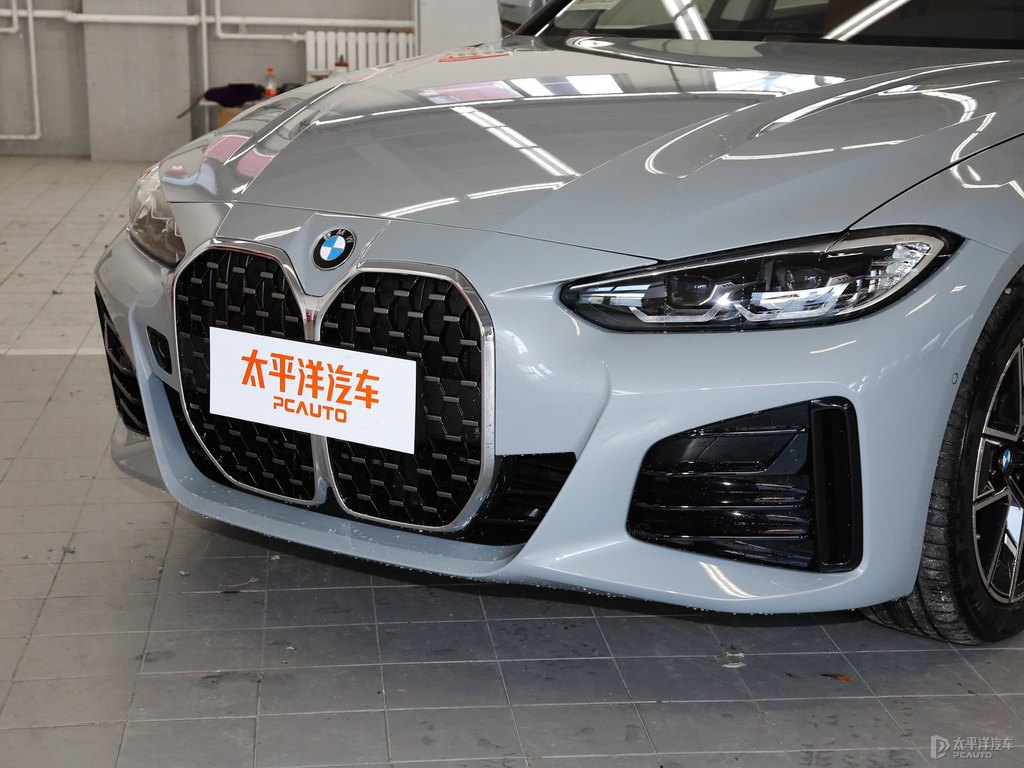 布魯克林灰寶馬4系車頭外觀圖片