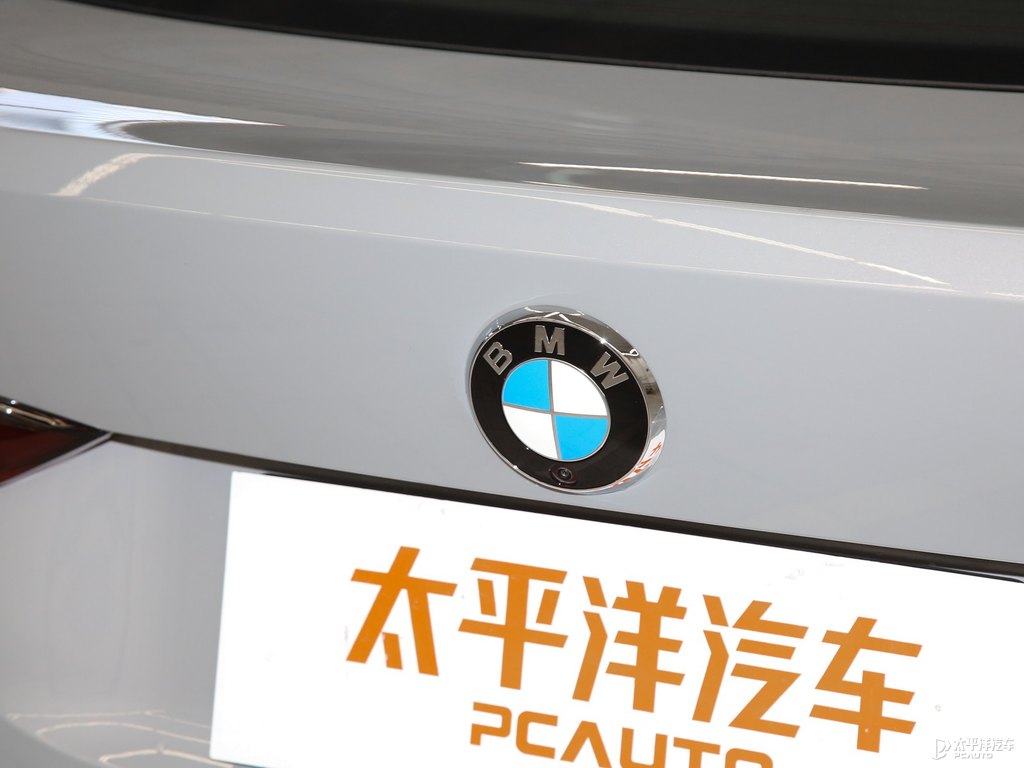 布魯克林灰寶馬4系車(chē)尾外觀圖片