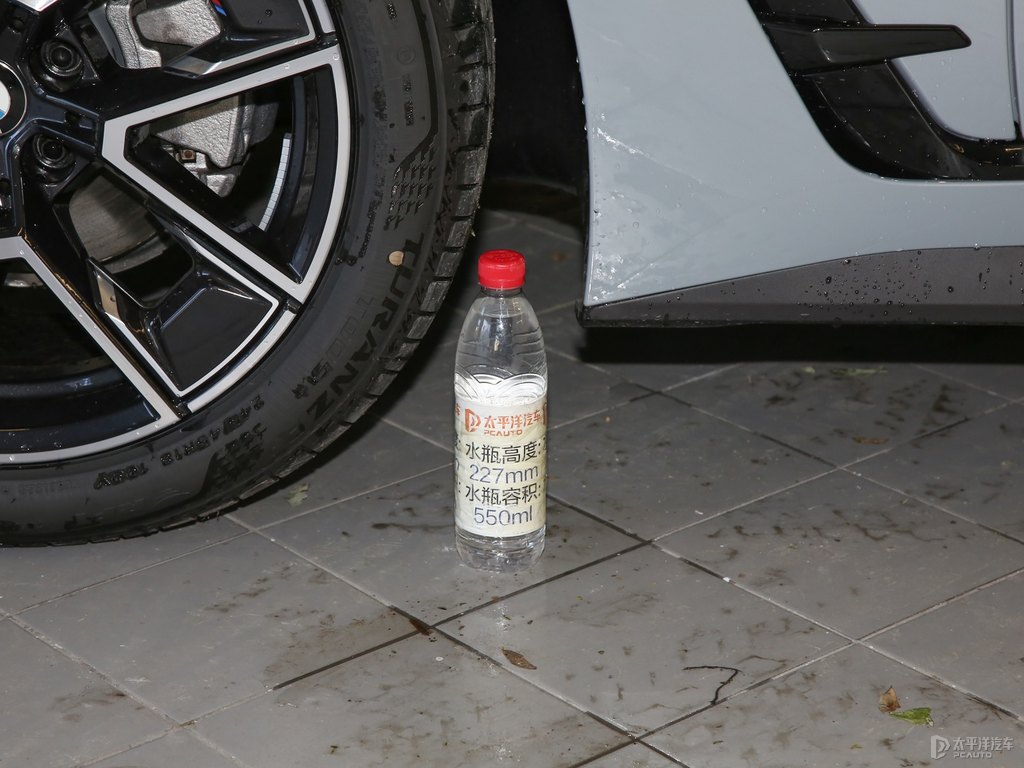 布魯克林灰寶馬4系車身外觀圖片