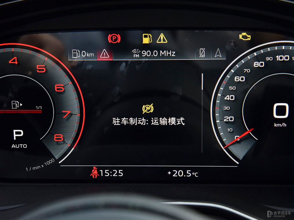 傳奇黑奧迪A4L中控內(nèi)飾圖片