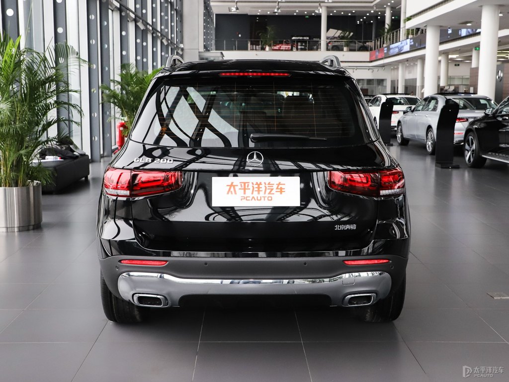 宇宙黑奔馳GLB整車(chē)外觀外觀圖片
