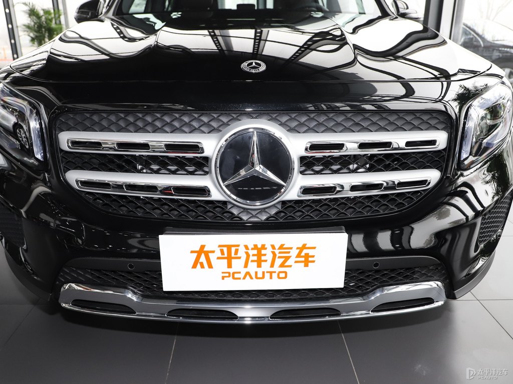 宇宙黑奔馳GLB車頭外觀圖片