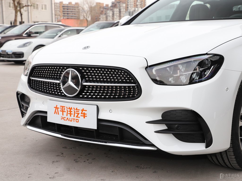 北極白奔馳E級車頭外觀圖片