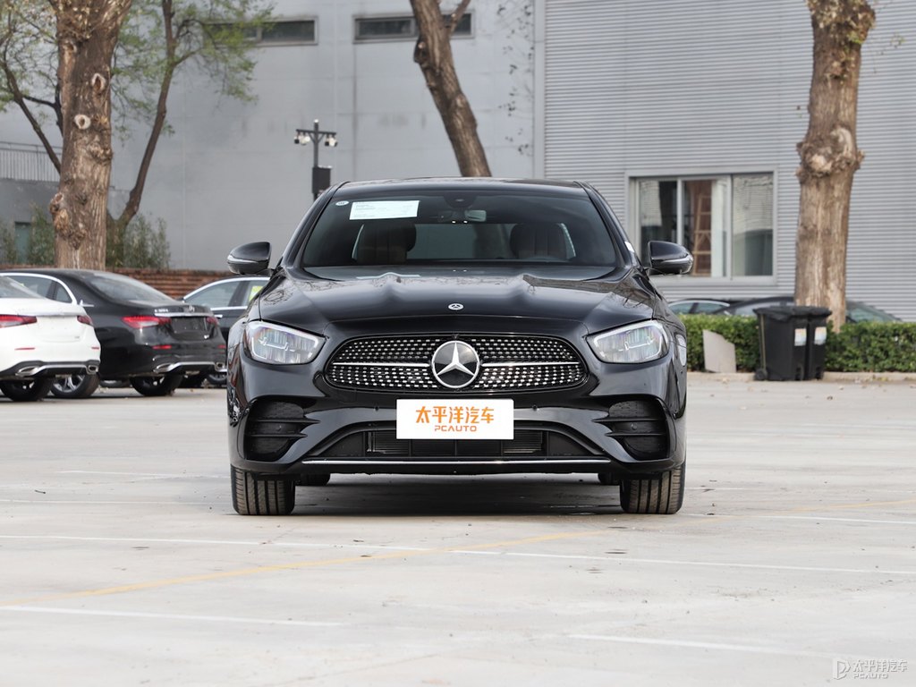 曜巖黑奔馳E級(jí)整車外觀外觀圖片