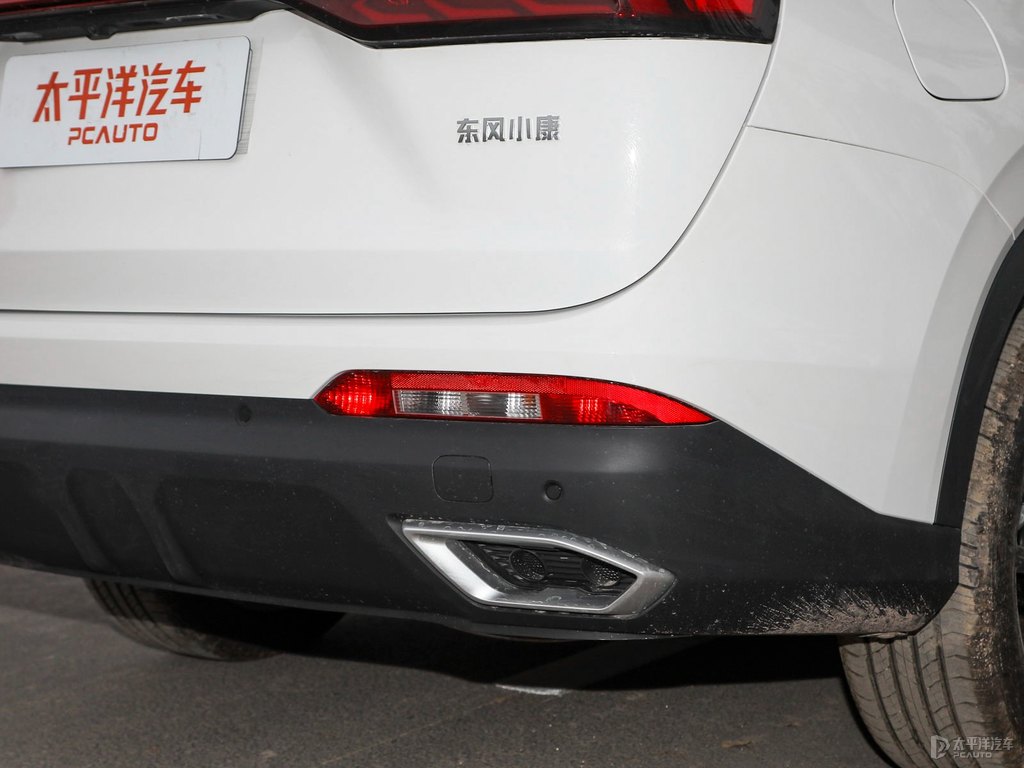 星云白風光580車尾外觀圖片