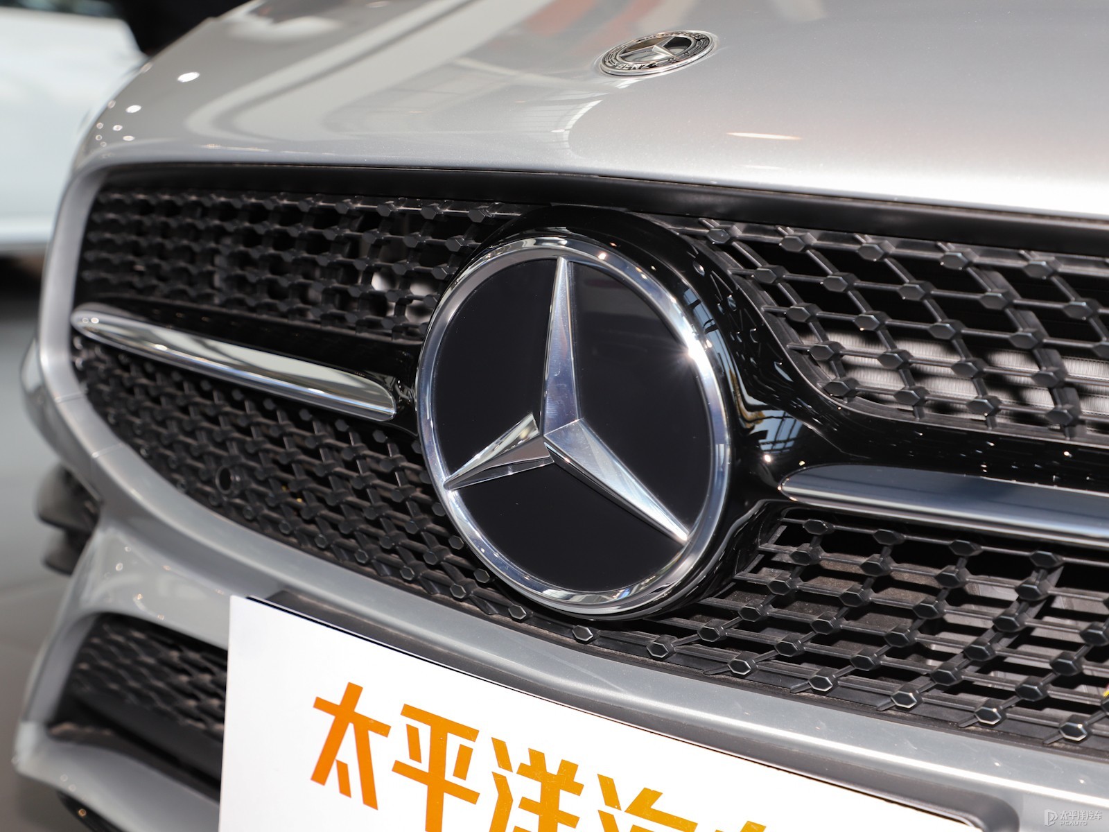 奔馳CLA級外觀高清大圖