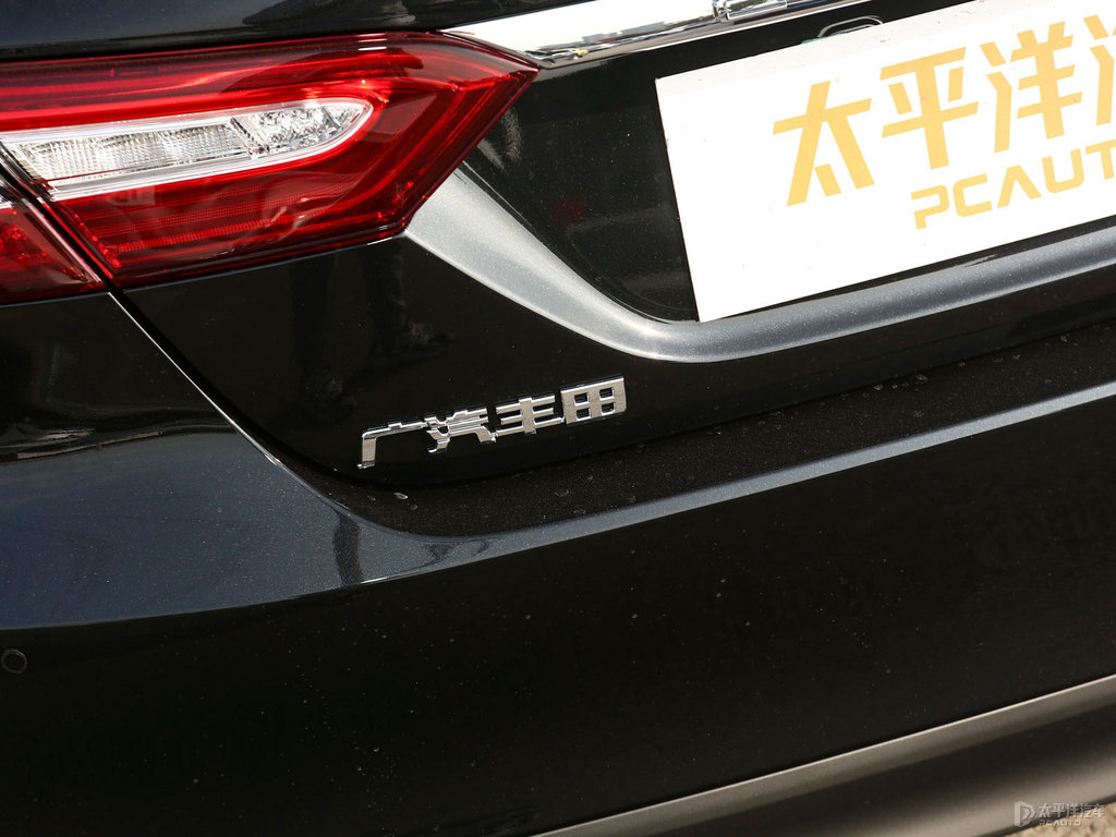 墨晶黑凱美瑞車尾外觀圖片