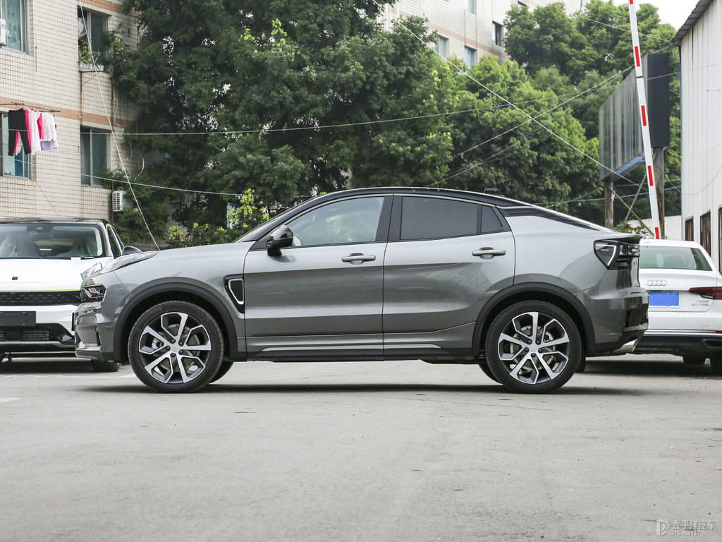 領(lǐng)克05整車外觀外觀圖片