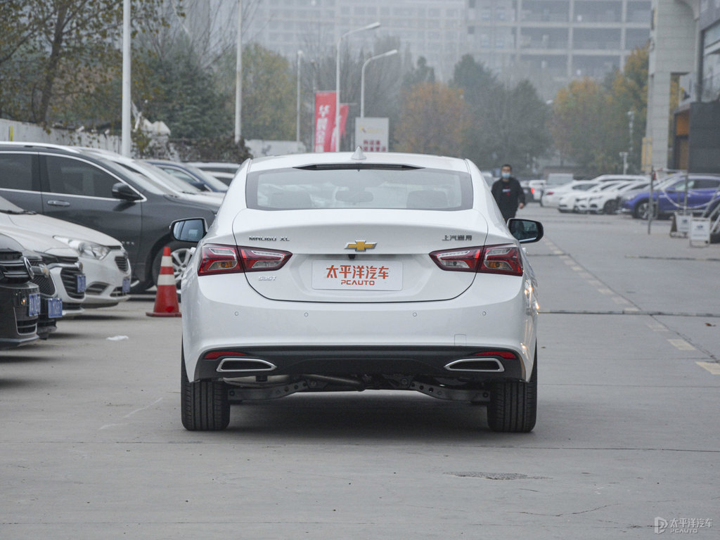 流光白邁銳寶XL整車外觀外觀圖片