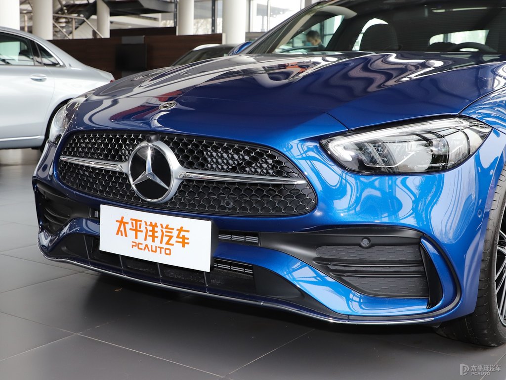 海夜藍(lán)奔馳C級(jí)車(chē)頭外觀圖片
