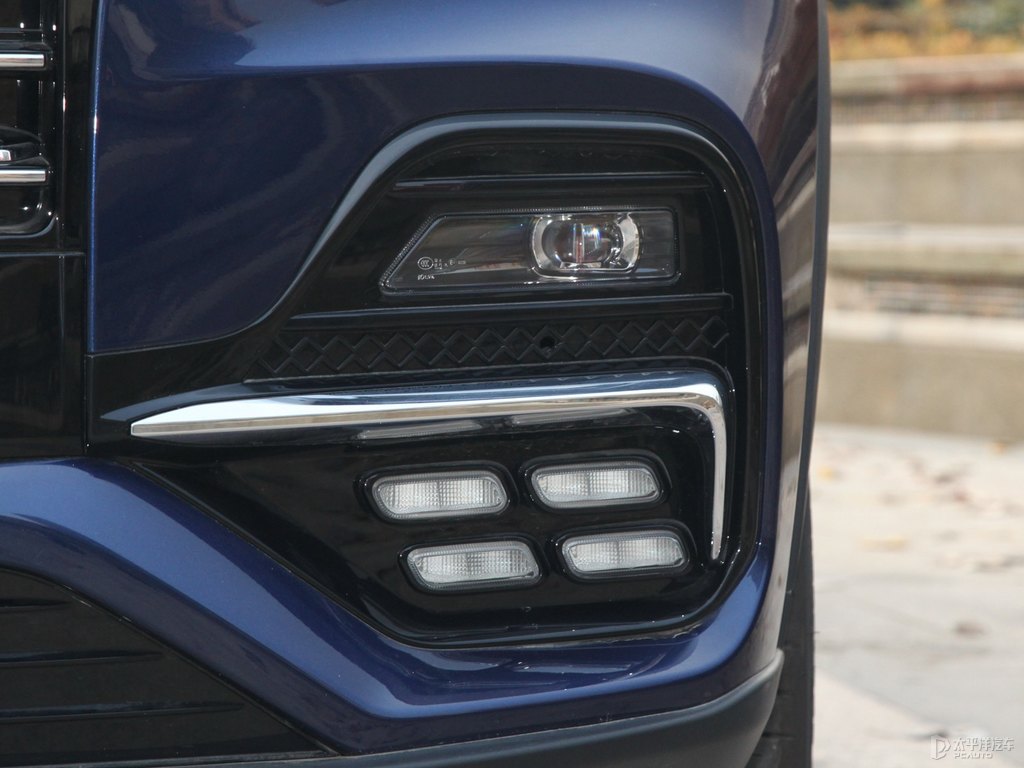 萊茵藍(lán)瑞虎8車頭外觀圖片