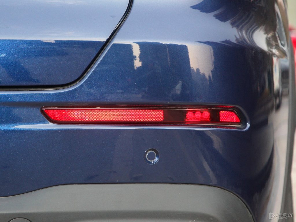 萊茵藍(lán)瑞虎8車尾外觀圖片