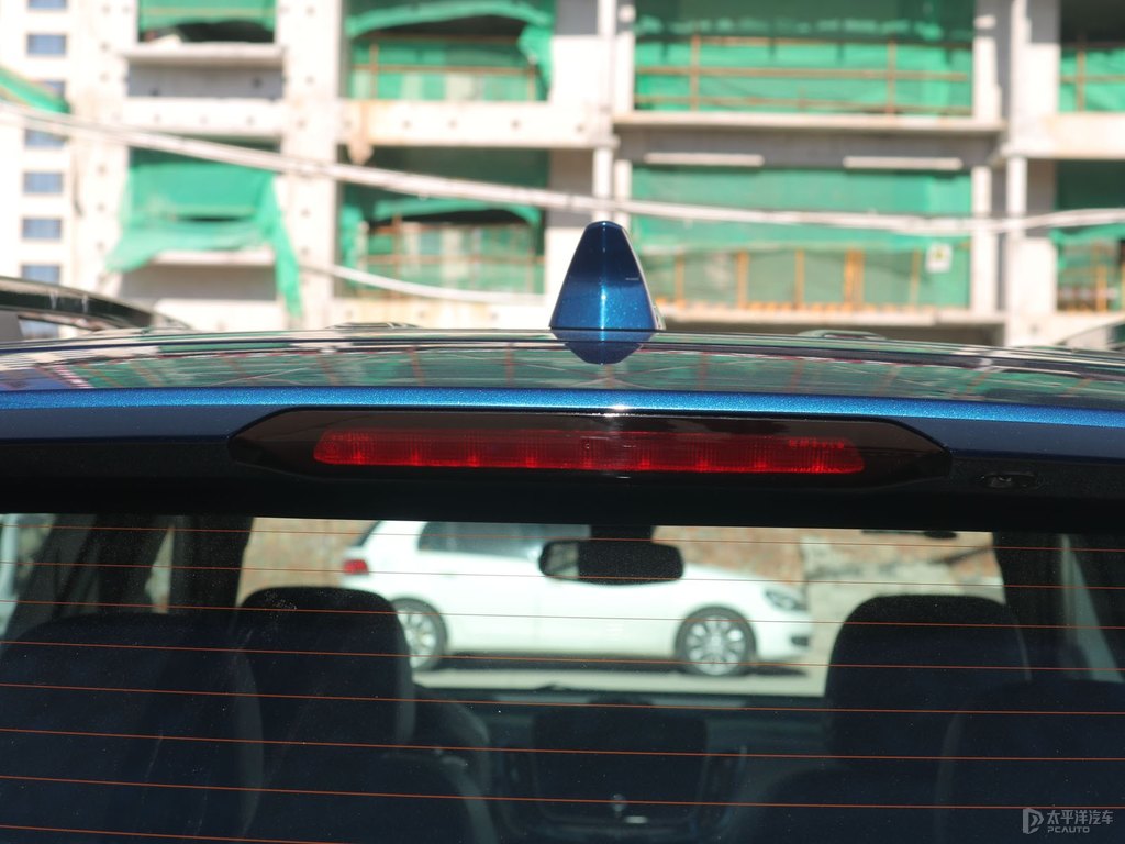 深海藍探界者車尾外觀圖片